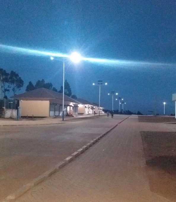 邛崃市非洲科特迪瓦太阳能路灯工程